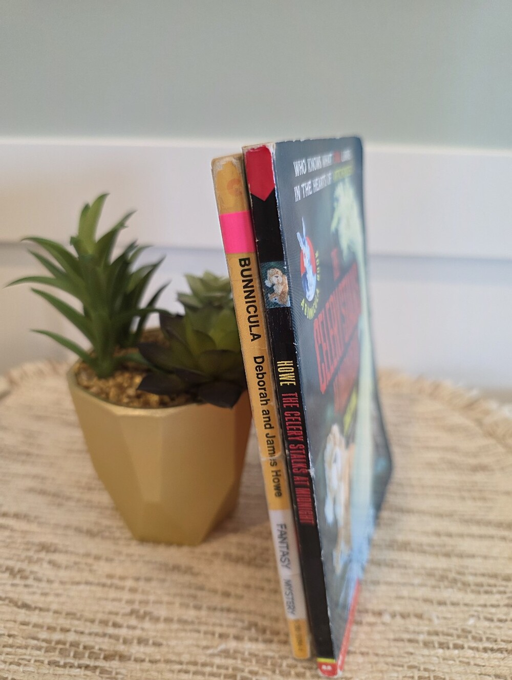 Bunnicula And The Celery Stalks And Midnight Paperback Book Lot - Picture 3 of 4